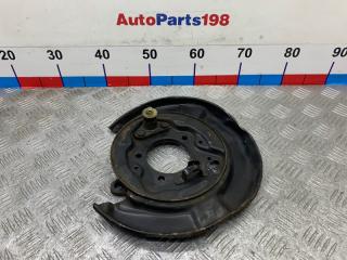 Щит опорный задний правый Toyota Camry 2005