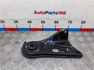 Кронштейн подрамника передний левый Toyota Camry 2010