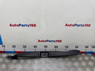 Фото запчасти уплотнитель крыла передний правый Volkswagen Tiguan 2009 контрактная запчасть Запчасть уплотнитель крыла передний правый Volkswagen Tiguan 2009