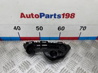 Кронштейн бампера передний правый Toyota Camry 2018