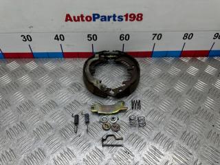 Запчасть ремкомплект стояночного тормоза правый Lexus RX300 2001