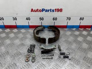 Запчасть ремкомплект стояночного тормоза левый Toyota Camry 2014