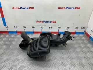 Запчасть резонатор воздушного фильтра Audi A4 2010