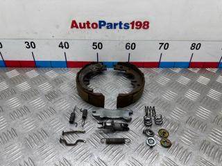 Запчасть ремкомплект стояночного тормоза левый Toyota Camry 2008