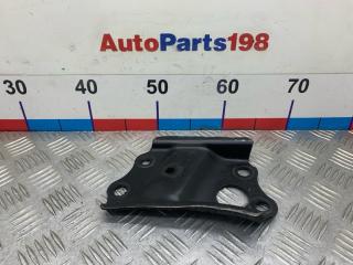 Запчасть кронштейн балки передний правый Toyota RAV4 2010
