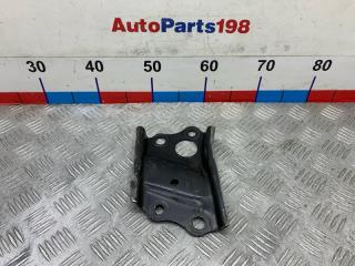 Запчасть кронштейн балки передний правый Toyota RAV4 2010