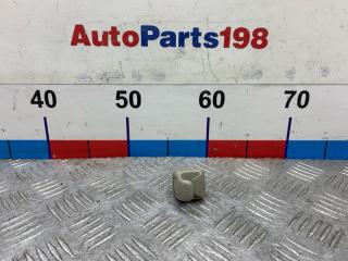 Запчасть крючок солнцезащитного козырька Toyota Camry 2008