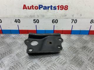 Фото запчасти кронштейн балки передний правый Toyota Corolla 2010 контрактная запчасть Запчасть кронштейн балки передний правый Toyota Corolla 2010