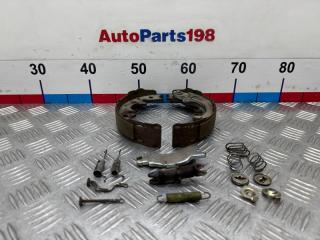 Запчасть ремкомплект стояночного тормоза правый Toyota Camry 2005