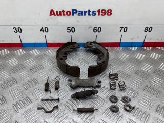 Запчасть ремкомплект стояночного тормоза правый Toyota Highlander 2003