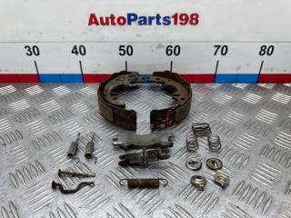 Запчасть ремкомплект стояночного тормоза левый Toyota Camry 2008