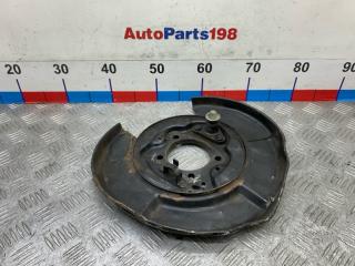 Щит опорный задний правый Toyota Camry 2010