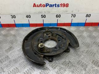 Щит опорный задний правый Toyota Camry 2005