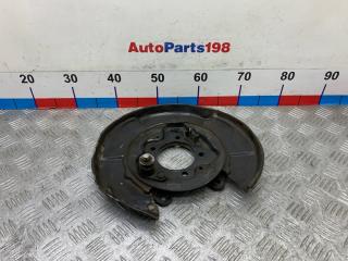 Щит опорный задний правый Toyota Camry 2011