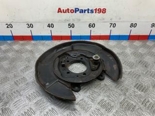 Щит опорный задний левый Toyota Camry 2015