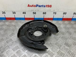 Щит опорный задний левый Toyota Camry 2015