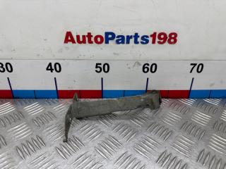 Запчасть кронштейн правый Mercedes-Benz C-Class 2011