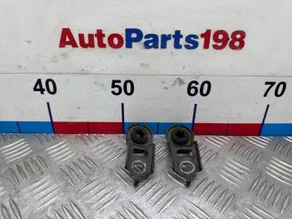 Запчасть крепление радиатора Toyota Matrix 2005