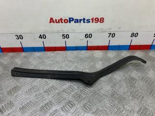 Запчасть уплотнитель капота правый Toyota Mark 2 2000