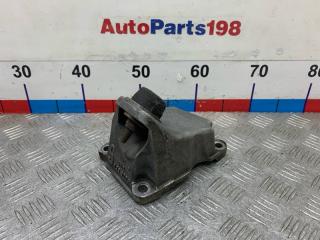 Фото запчасти кронштейн двигателя левый Audi 100 1991-1994 контрактная запчасть Запчасть кронштейн двигателя левый Audi 100 1991-1994