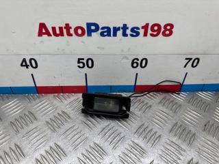 Запчасть фонарь подсветки номера задний правый Toyota Mark II 1999
