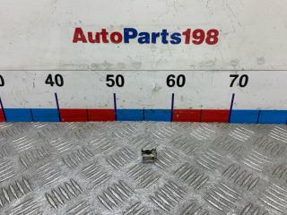 Запчасть кронштейн форсунки Nissan Qashqai 2011