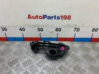 Запчасть кронштейн бампера передний правый Toyota Camry 2018