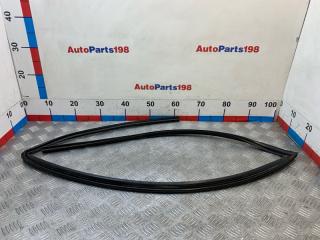 Запчасть уплотнитель стекла передний правый Toyota Camry 2008