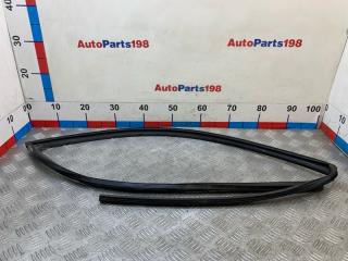 Запчасть уплотнитель стекла передний правый Toyota Camry 2008