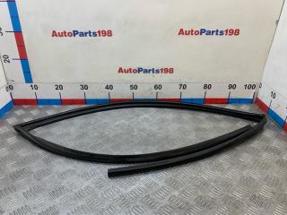 Запчасть уплотнитель стекла передний правый Toyota Camry 2008