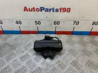 Замок капота Toyota Harrier 2004