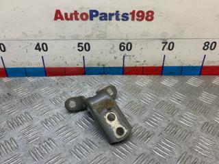 Запчасть петля двери верхняя передняя правая Pontiac Vibe 2003