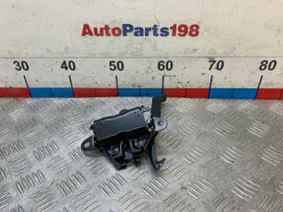 Замок капота Toyota Camry 2004