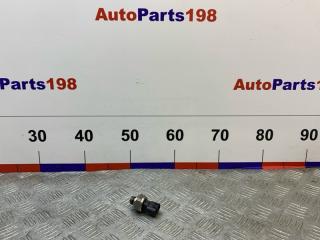 Запчасть датчик давления масла Toyota Yaris 2000