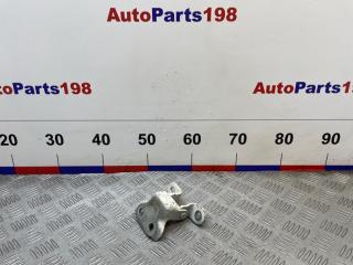 Петля двери нижняя передняя правая Toyota Camry 2006 контрактная Петля двери нижняя передняя правая Toyota Camry 2006