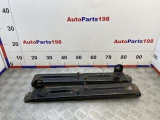 Кронштейн радиатора Toyota Land Cruiser 2001 контрактная Кронштейн радиатора Toyota Land Cruiser 2001