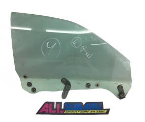 Стекло двери переднее правое Subaru Impreza WRX 2005