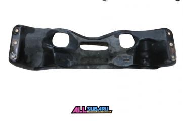 Балка передний Subaru Forester 2000