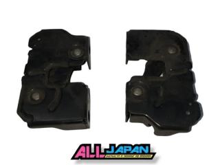 Запчасть замок капота Nissan Skyline 2006-2009