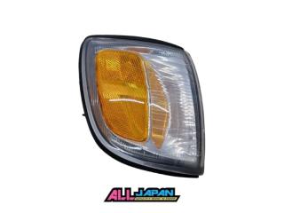 Запчасть поворотник в крыло передний правый Toyota Hilux Surf 1995 - 2002