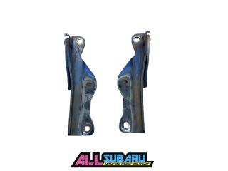 Петля капота Subaru Impreza  WRX STI 2006