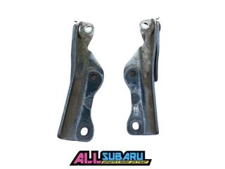 Петля капота Subaru Impreza  WRX STI 2000  - 2007