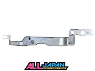 Запчасть кронштейн переднего крыла правый Audi A6 2013