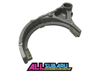 Вилка включения КПП Subaru Impreza 2000