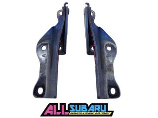 Петля капота Subaru Impreza  WRX STI 2006