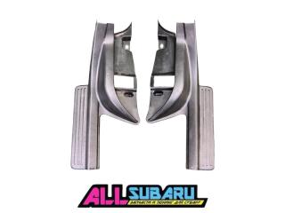 Накладка порога в салоне задняя Subaru Impreza WRX 2006 контрактная Накладка порога в салоне задняя Subaru Impreza WRX 2006