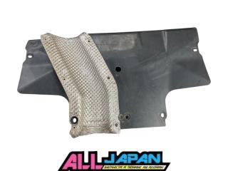 Запчасть защита днища кузова задняя Mercedes-Benz A180 2013