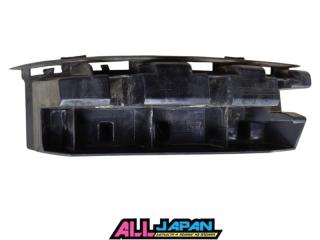 Запчасть крепление заднего бампера левое Mercedes-Benz E300 2009