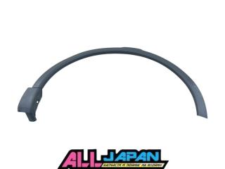 Запчасть накладка крыла правая Land Rover Discovery Sport 2017