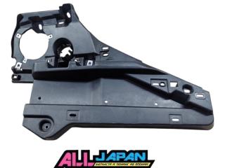 Запчасть кронштейн заднего бампера задний правый Maserati Levante 2018